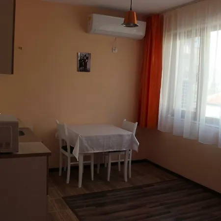 Apartment Студио Гладстон Burgas