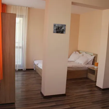 Студио Гладстон * Burgas